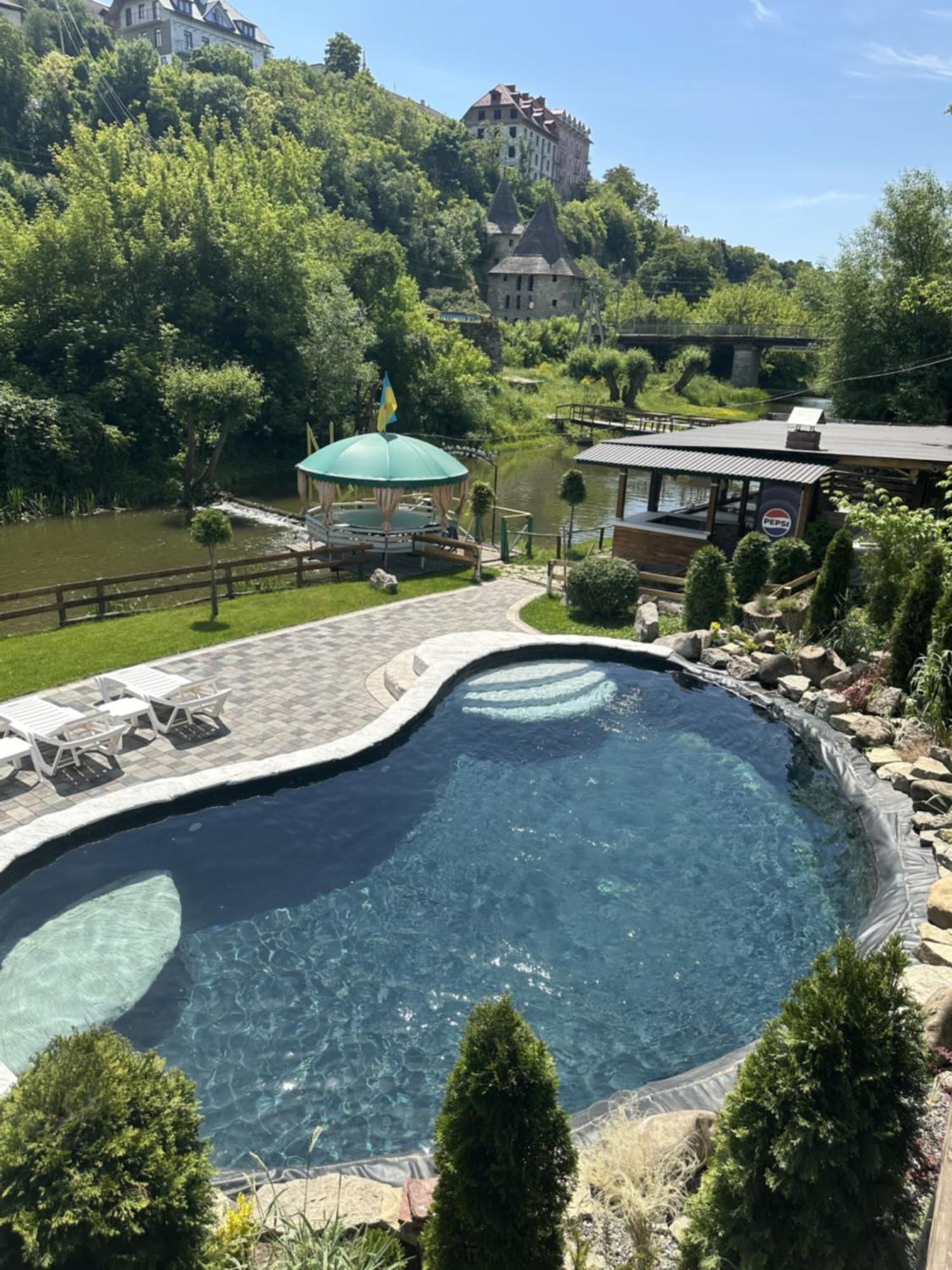 Bilya Richky Hotel Kamianets-Podilskyi Ngoại thất bức ảnh