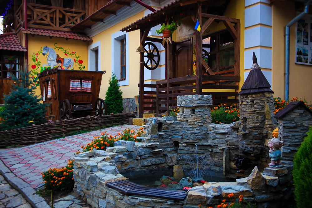 Bilya Richky Hotel Kamianets-Podilskyi Ngoại thất bức ảnh